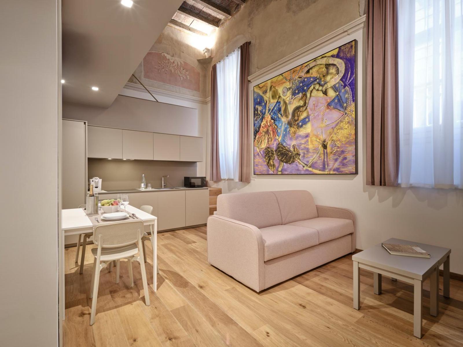 Palazzo Del Carretto-art Apartments&guesthouse