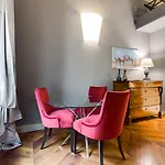 Palazzo Del Carretto-Art Apartments And Guesthouse