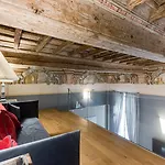 Palazzo Del Carretto-Art Apartments And Guesthouse